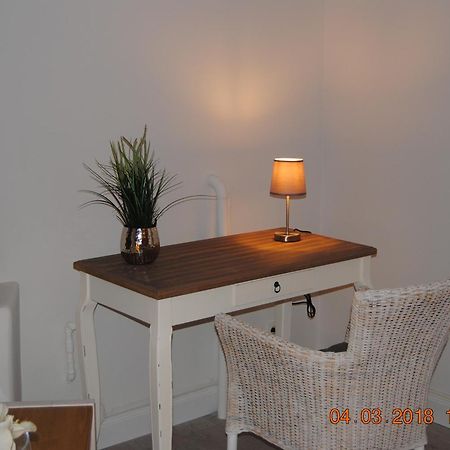 Schoene Ferienwohnung Zentral Gelegen Kiel Esterno foto